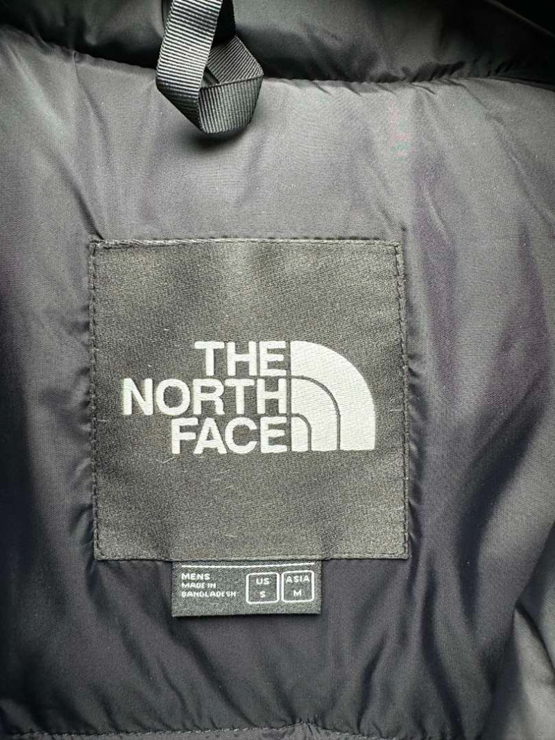 105918  Men's and women's classic down jacket from the north clother