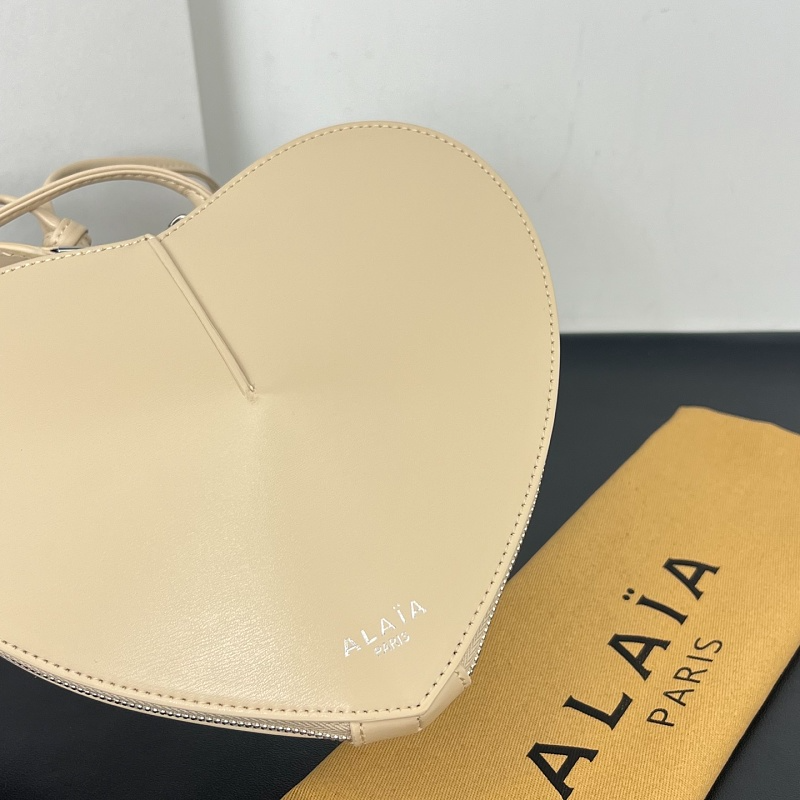 LPP116 bag 21x17x5cm Shoulder bags with box