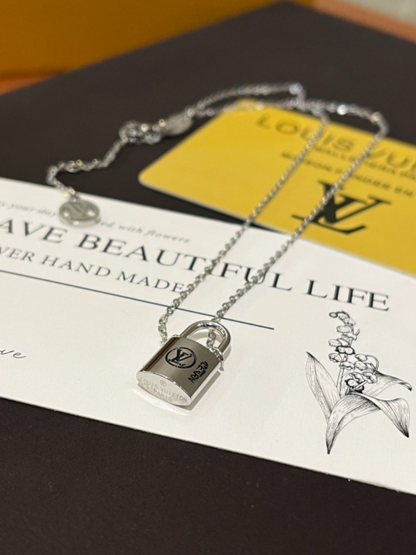 X706   Men's and women's titanium steel necklace lock jewelry