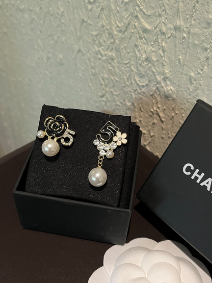 A214  Women's Camellia Asymmetric Pearl Earrings Jewelry