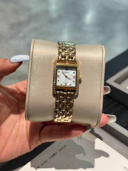 HW1  Women's new versatile 23x23mm watch steel