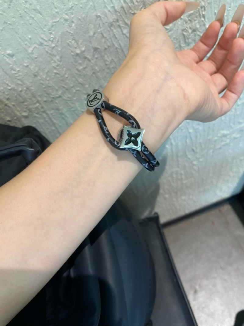 S477  Men's and women's universal titanium steel bracelet jewelry