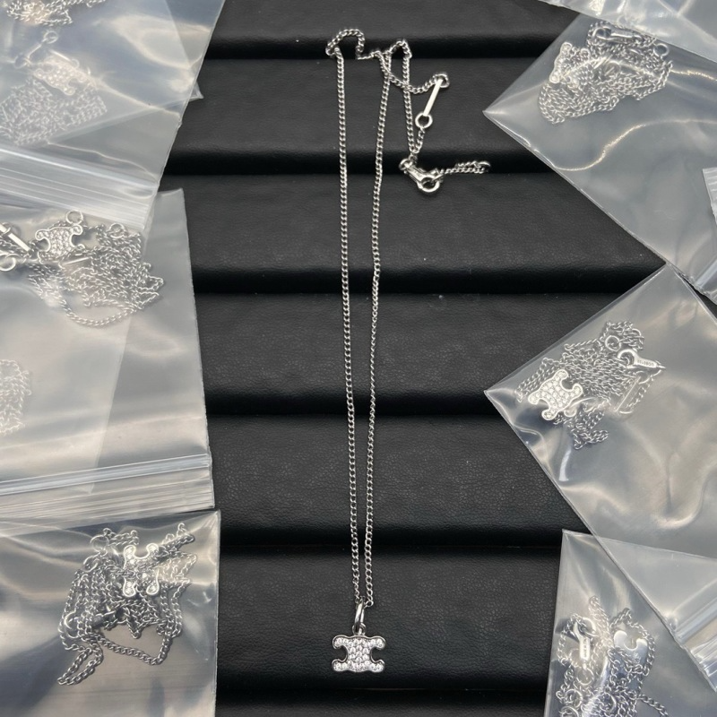 CEN4  New Diamond encrusted Triumphal Arch Logo Necklace Jewelry