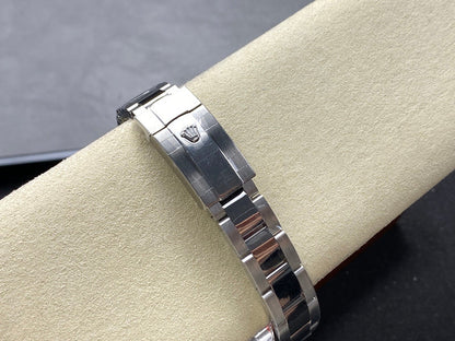 RW6  Women's Oyster log watch 31mm