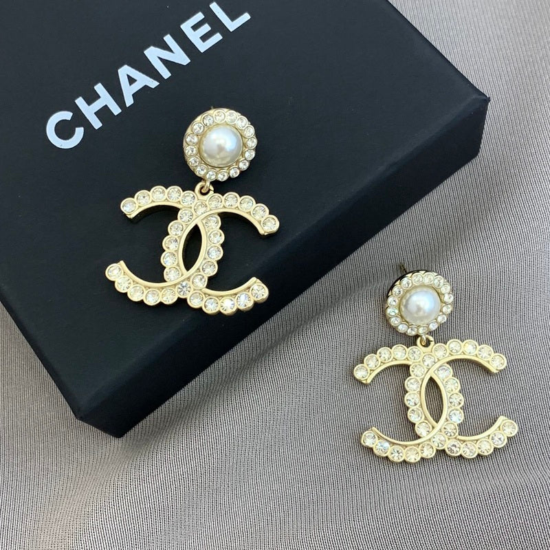 CHE126  Women's fashion crystal CC earrings  Jewelry