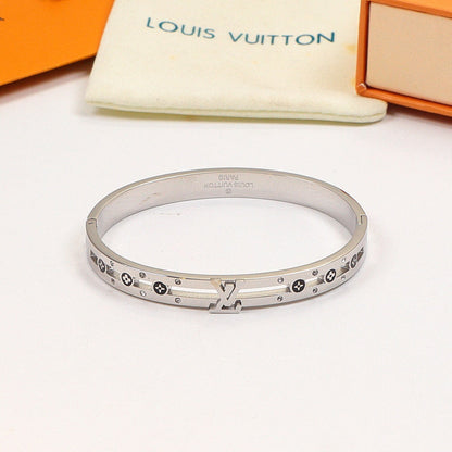 LVB128  Three-dimensional diamond hollow letter bracelet   Jewelry