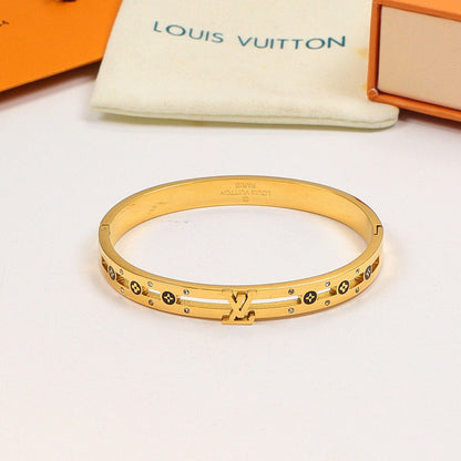 LVB128  Three-dimensional diamond hollow letter bracelet   Jewelry