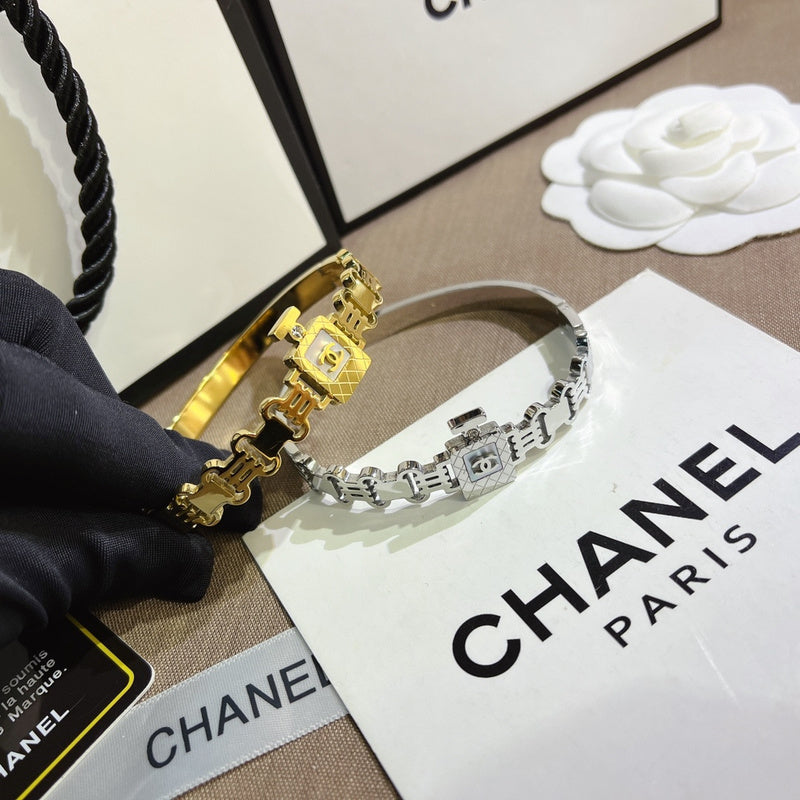 S266   Women's titanium steel fragrant water bottle bracelet jewelry