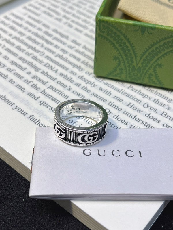 J144   Men's and women's vintage ring jewelry