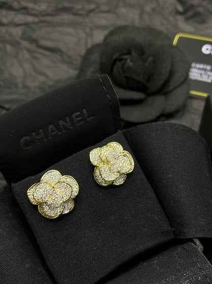 A1089   Women's camellia studded with diamond earrings  jewelry