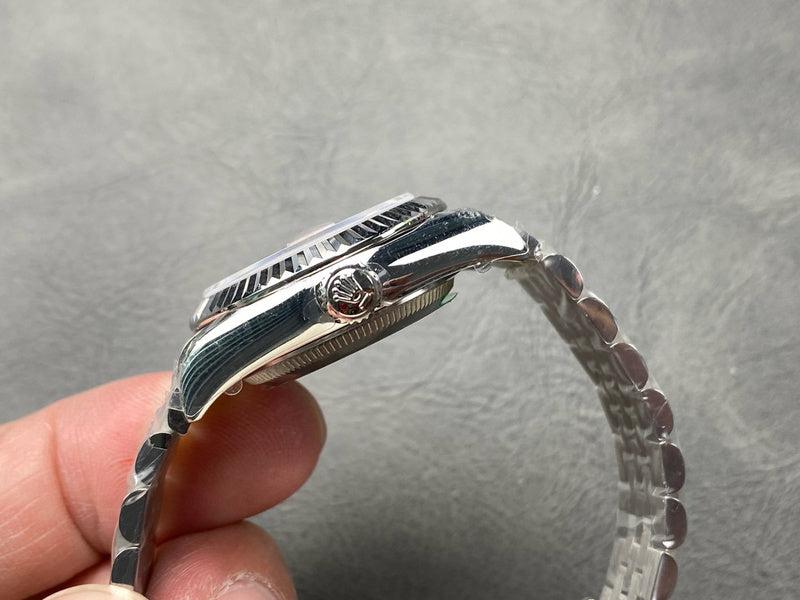 RW63  Women's new fashion watch 28mm