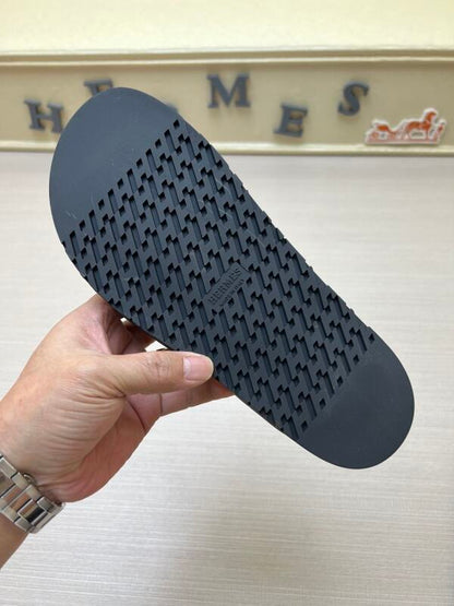 YHS5 Slippers Men shoes 39-46 With box