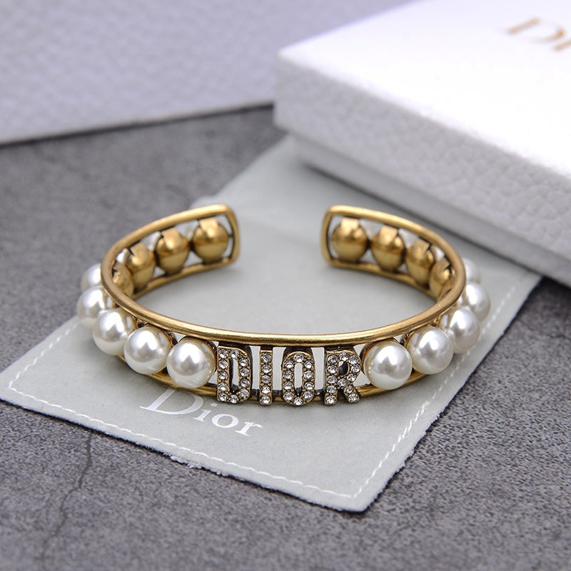 DIB21 Classic gold-plated women bracelets  Jewelry