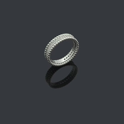 VAJ01     Classic diamond ring jewelry