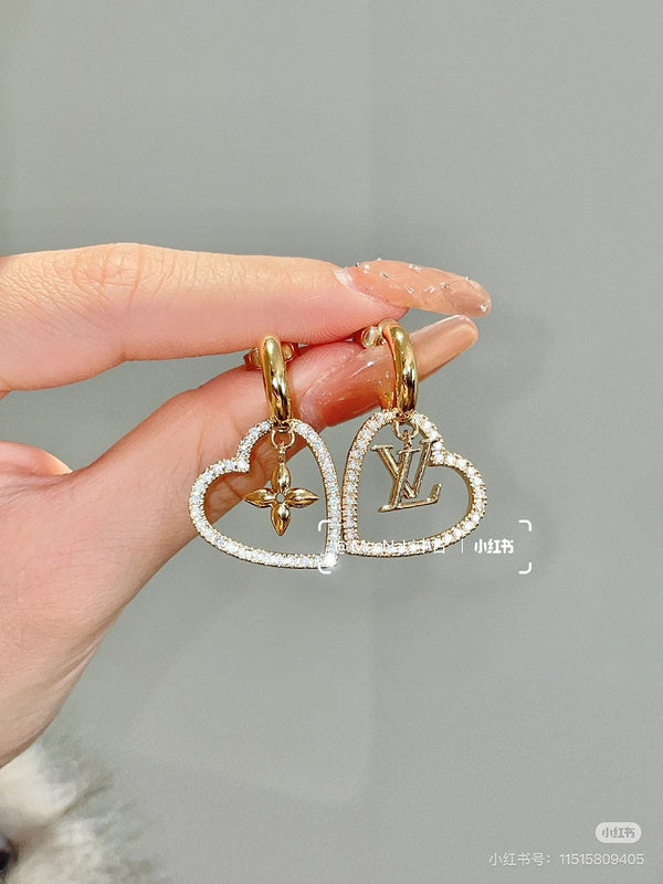 A1105  Women's new fashion stud earrings jewelry