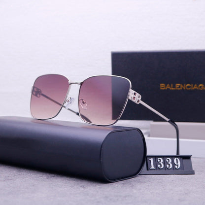 1339   Sunglasses with box