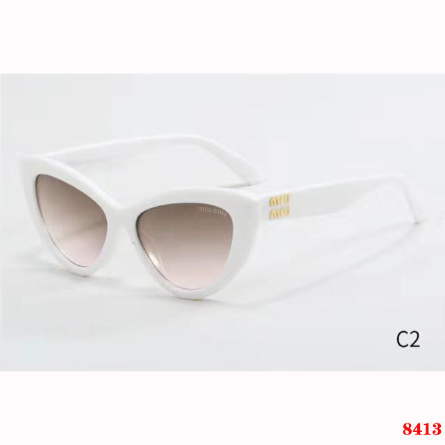 8413  Sunglasses with box