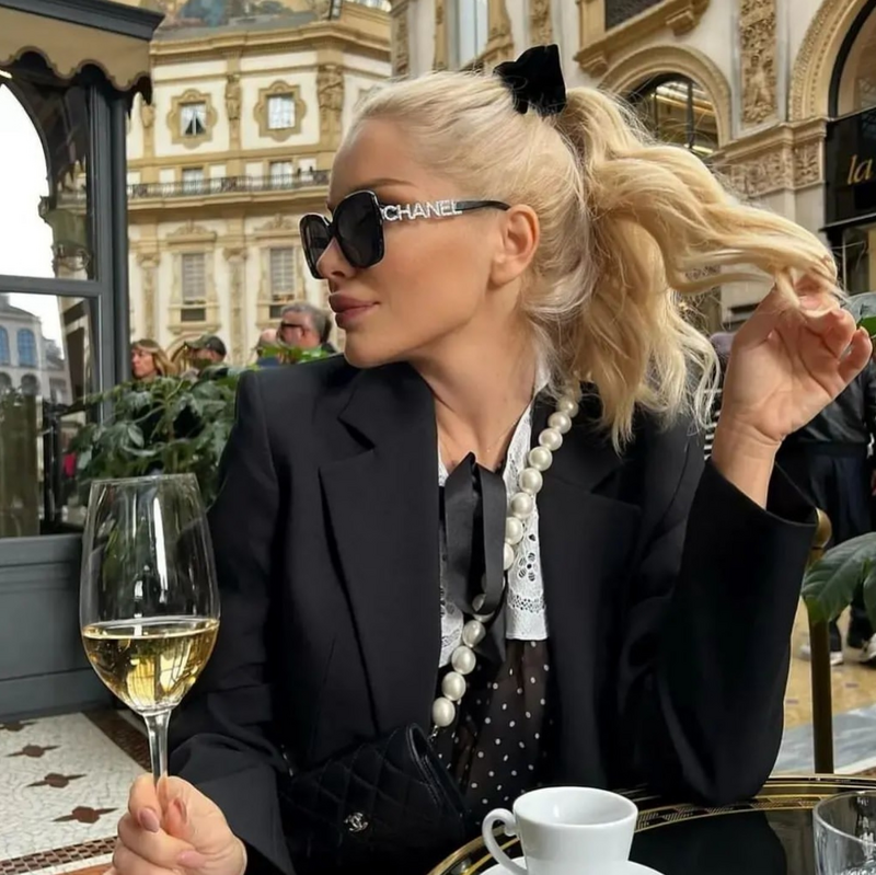 6047  Sunglasses with box