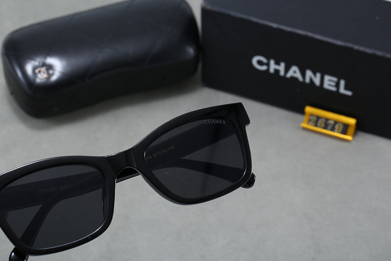 2679  Sunglasses with box