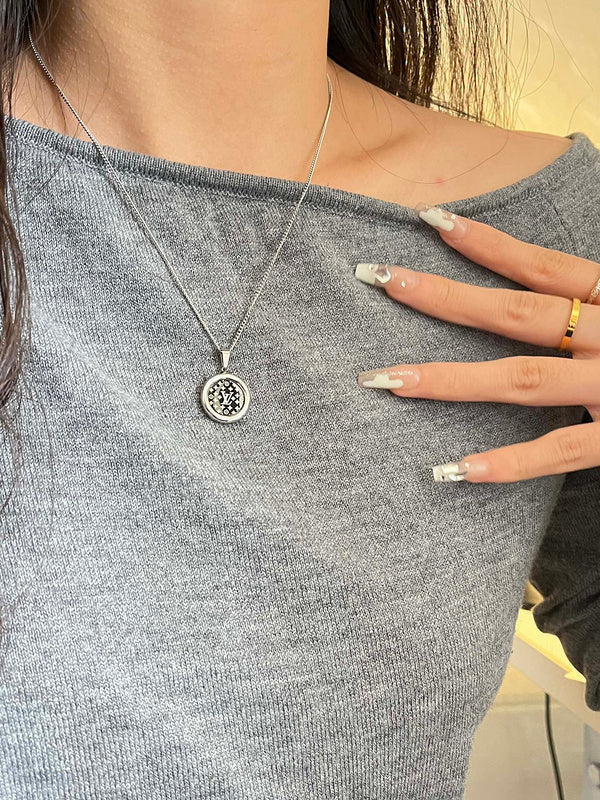 X440  Women's titanium steel round black square flower round necklace jewelry