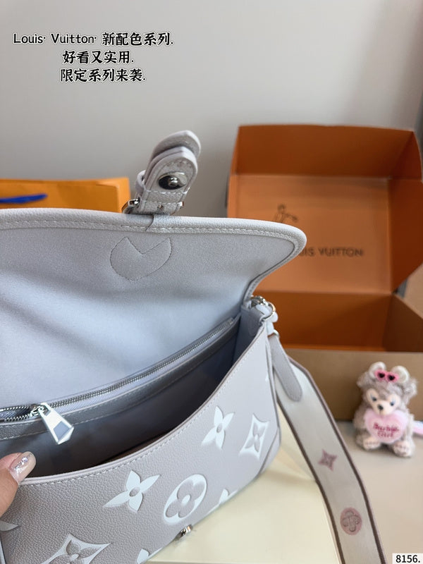 MLB08  French staff handbag 25 * 9 * 16cm with gift box