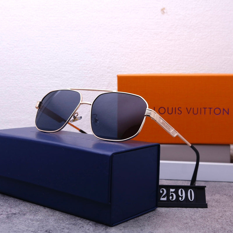 2590   Sunglasses with box