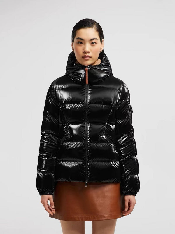 042100    Women's diagonal short down jacket