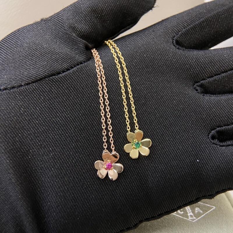 VAN39  New Green Diamond Red Diamond Clover Necklace Jewelry