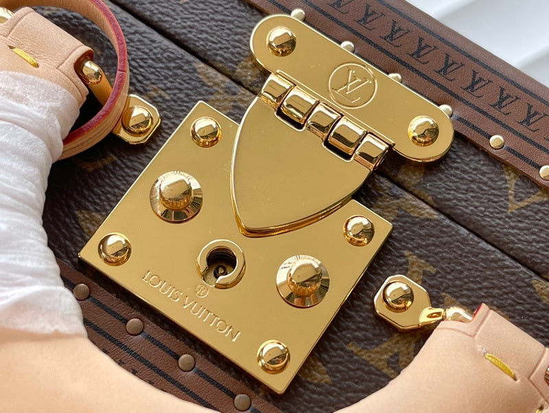 LLP021 Leather Bag 22.5-17-11CM Hard box high-quality Shoulder Bags