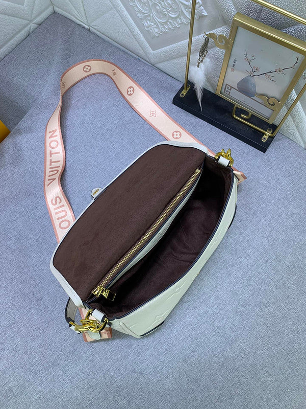 GLP052  High quality leather bag 23×16×8.5cm