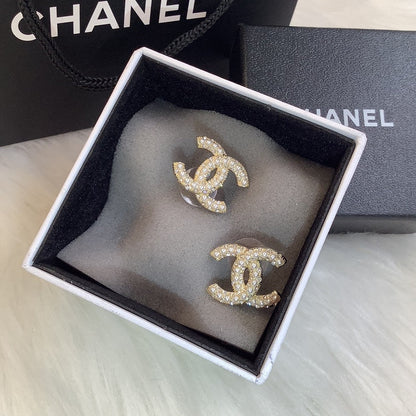 CHE114 Classic women earrings CC letters