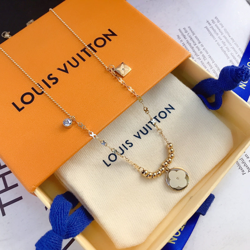 X113  Titanium steel four-leaf flower bead necklace jewelry