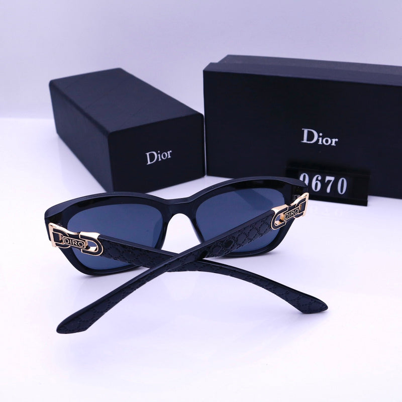 9670  Sunglasses with box