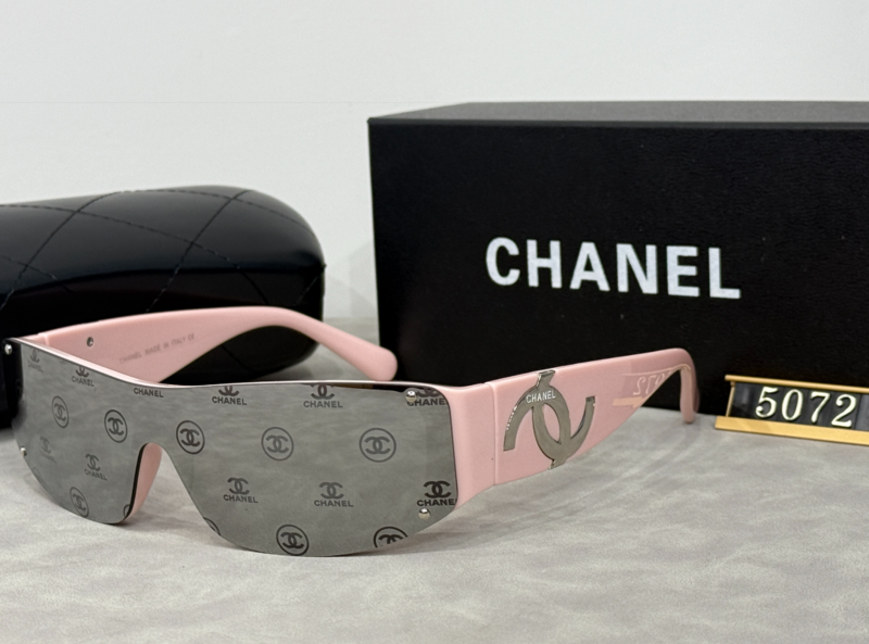 5072  Sunglasses with box