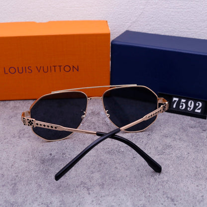 7592 Sunglasses with box