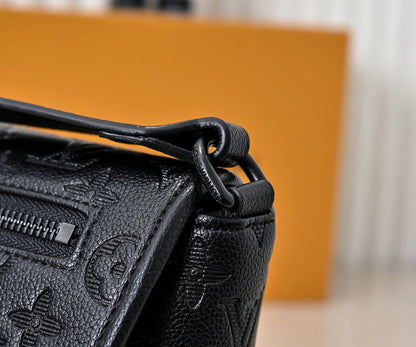 LLP016 Leather bag 26.6-17-11CM   for women and men Bags