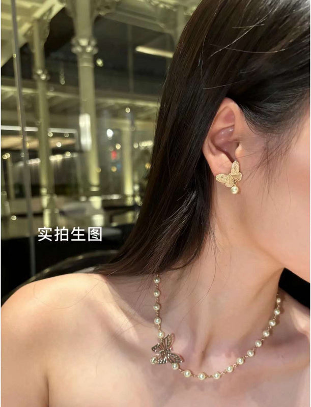 X585    Bow pearl necklace  Jewelry