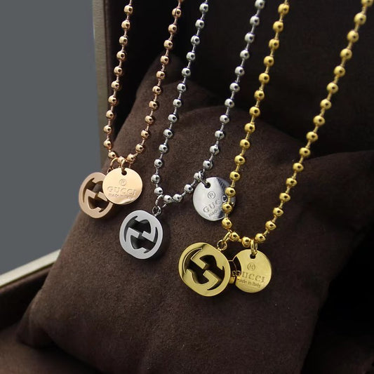 GN04    Letter Round Pendant Necklace Jewelry