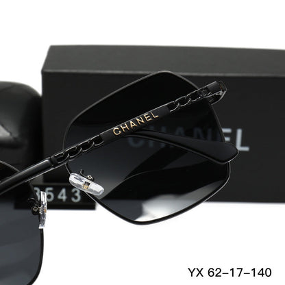 8543 Sunglasses with box