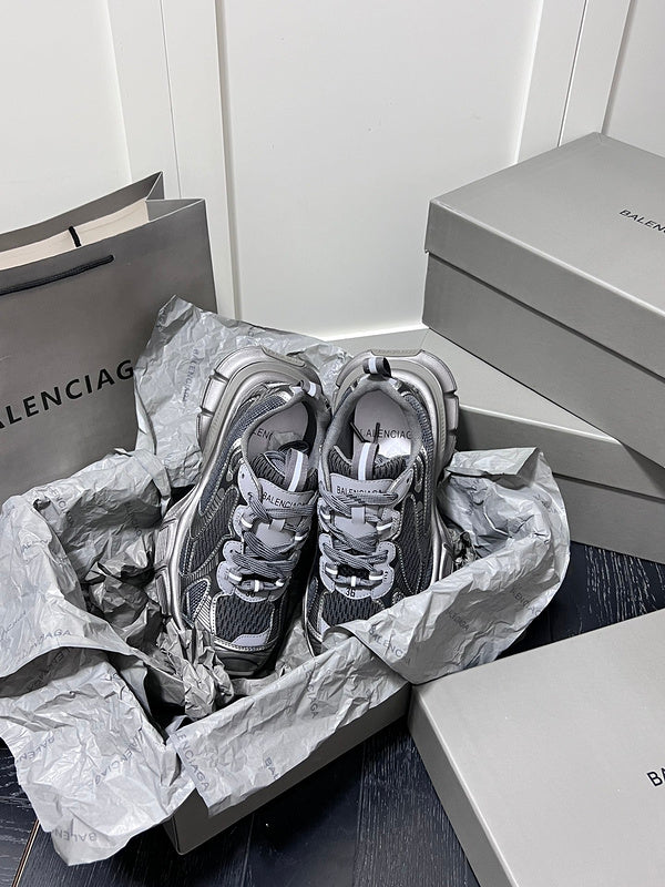 MBS9 Fashion women's and men's sneakers 35-44 shoes with box