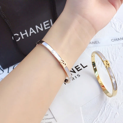 S067   Women's Titanium Steel Shell Bracelet Jewelry