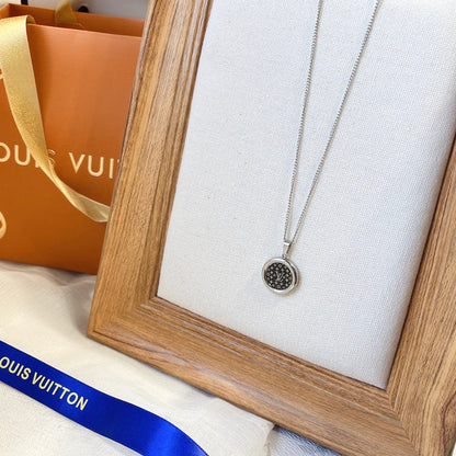 X440  Women's titanium steel round black square flower round necklace jewelry