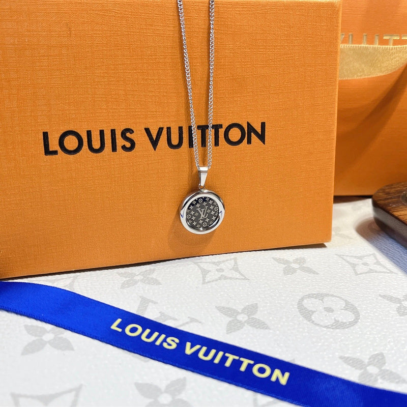 X440  Women's titanium steel round black square flower round necklace jewelry