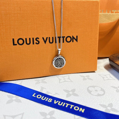 X440  Women's titanium steel round black square flower round necklace jewelry