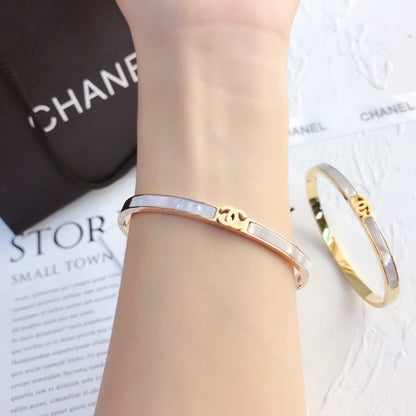 S067   Women's Titanium Steel Shell Bracelet Jewelry