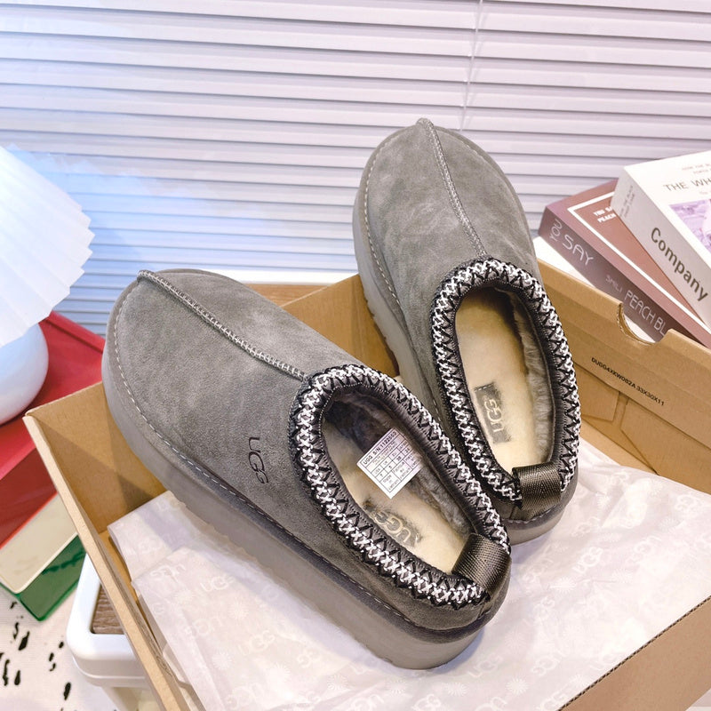 OUS2 Wool Women 35-40 Leather Shoes with box