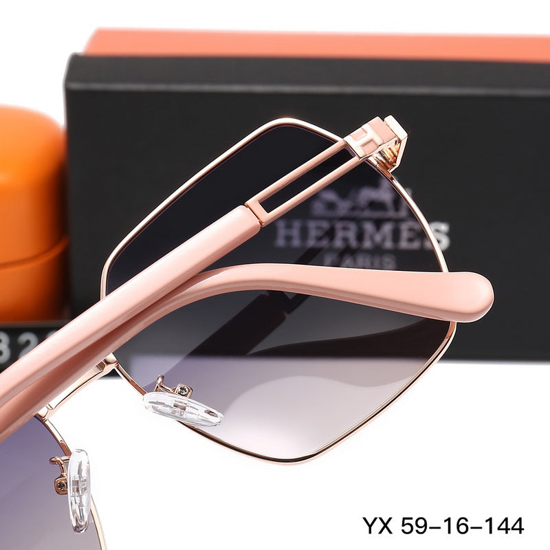 8239  Sunglasses with box