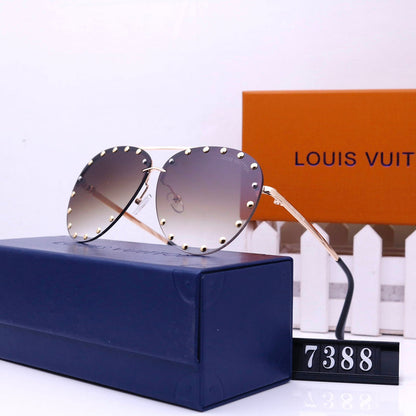 7388 Sunglasses with box