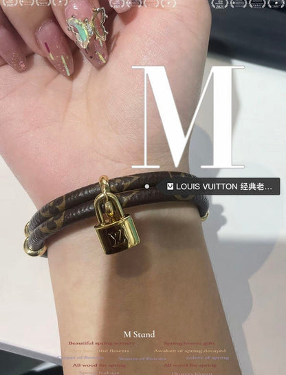 S437   Titanium steel patterned leather lock head bracelet jewelry