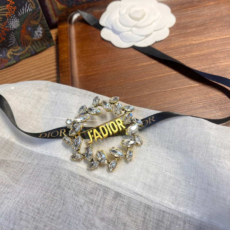 DD080 women brooch gold-plated jewelry